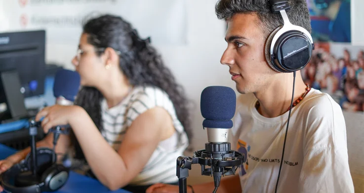 Jugendliche im Radio